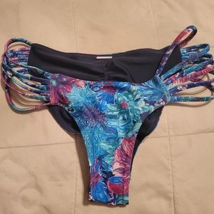 Born Primitive large swim bottom